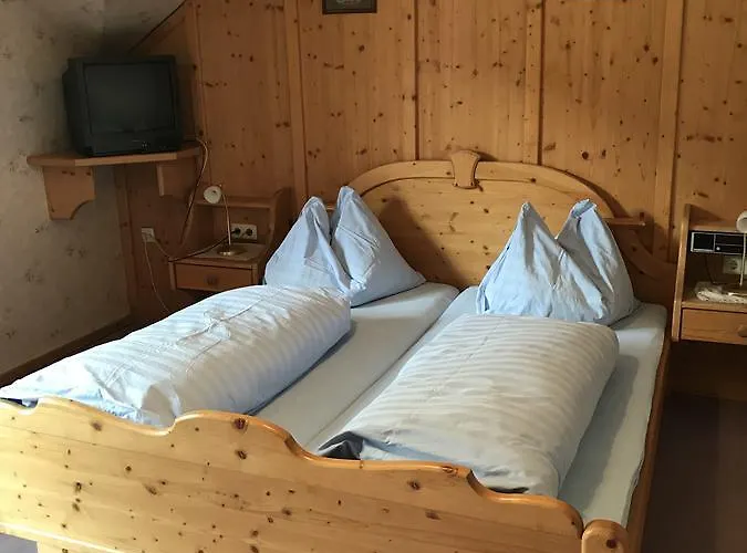 Zum Gamsjaeger Мини-отель *